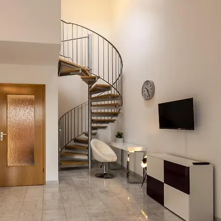 Lägenhet Flughafen Messe Stuttgart Stilvolle, Moblierte 2 Zi Dg Maisonette Whg Feelathome Filderstadt