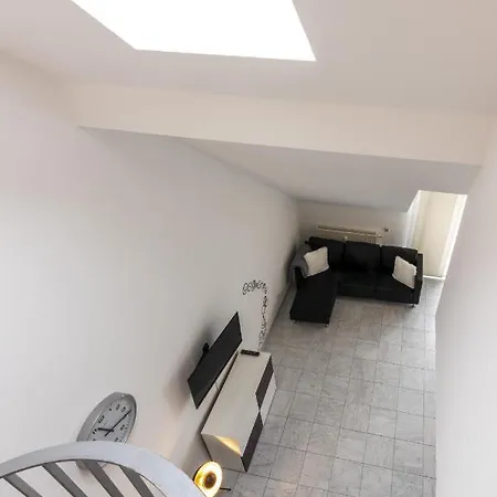 Lägenhet Flughafen Messe Stuttgart Stilvolle, Moblierte 2 Zi Dg Maisonette Whg Feelathome