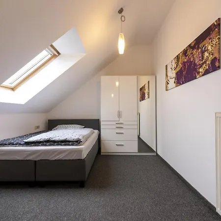 Flughafen Messe Stuttgart Stilvolle, Moblierte 2 Zi Dg Maisonette Whg Feelathome Lägenhet Filderstadt