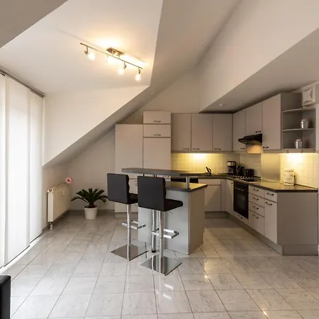 Flughafen Messe Stuttgart Stilvolle, Moblierte 2 Zi Dg Maisonette Whg Feelathome